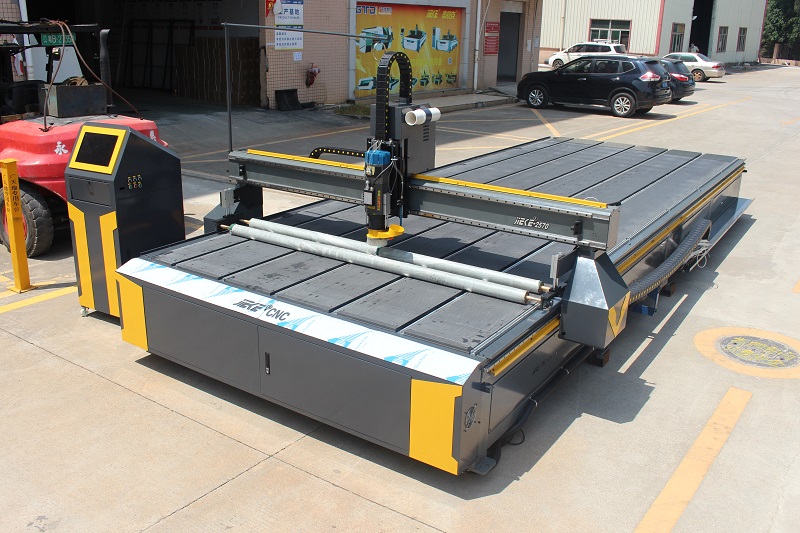 PA娱乐数控教您正确保养铝板雕刻机